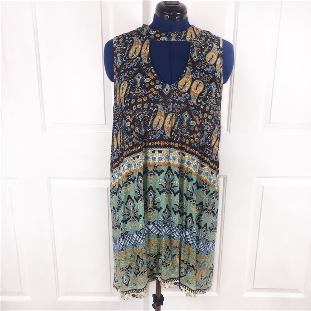 Unity World Wear 2X boho keyhole top